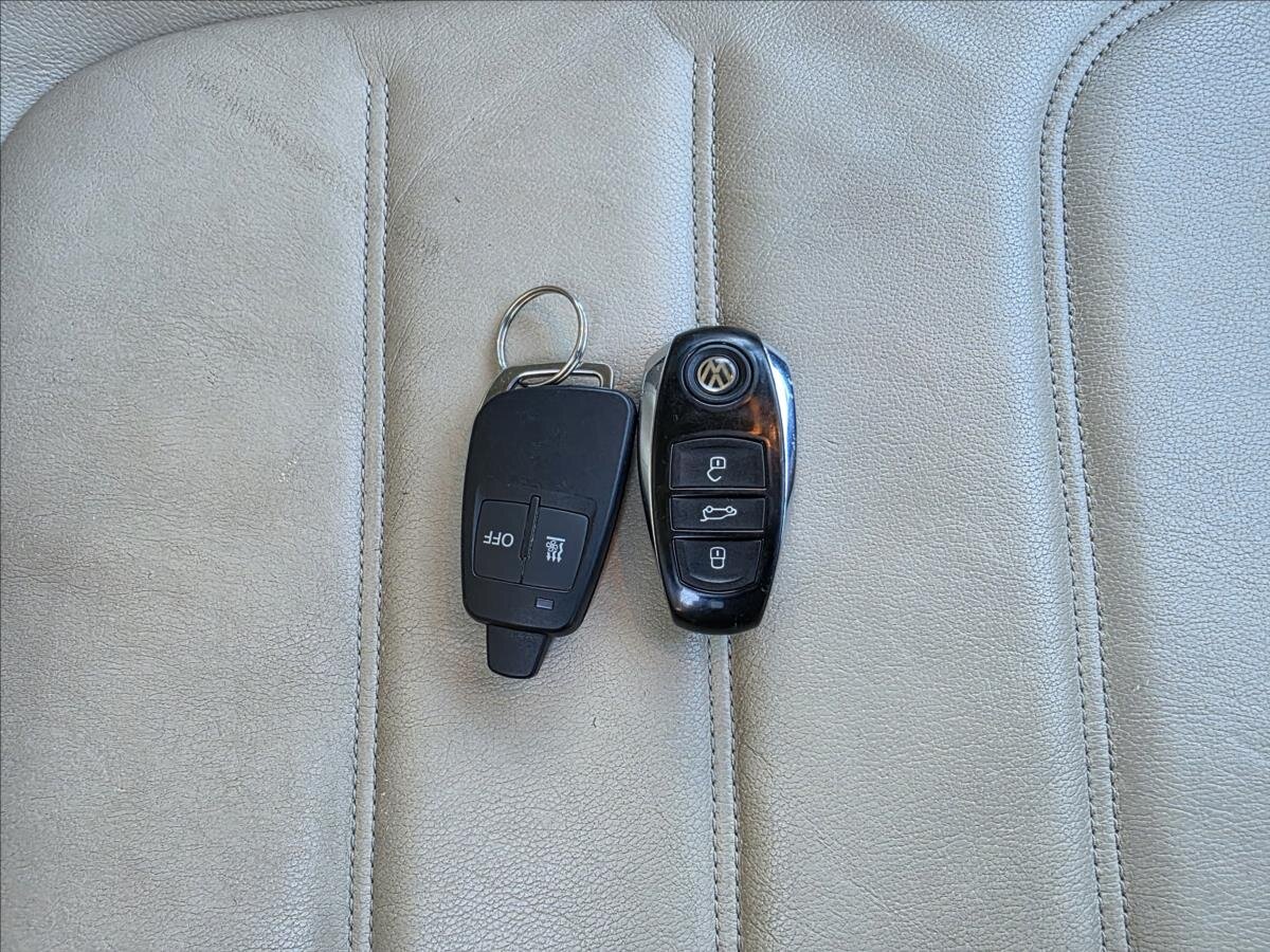 Volkswagen Touareg SUV / Terénní 4,1 l 250 kw