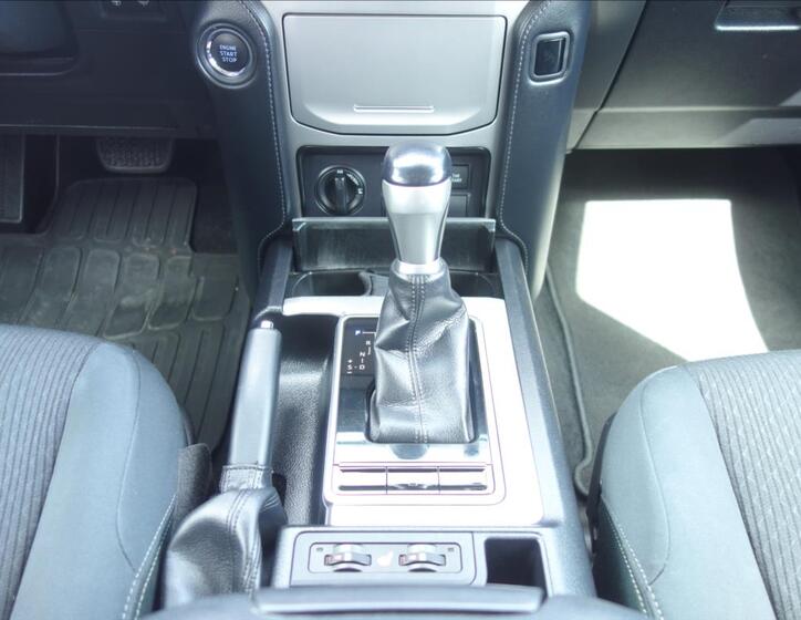 Toyota Land Cruiser 25