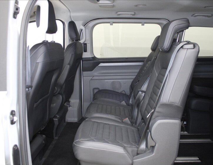 Ford Tourneo Custom MPV 2,0 l 125 kw