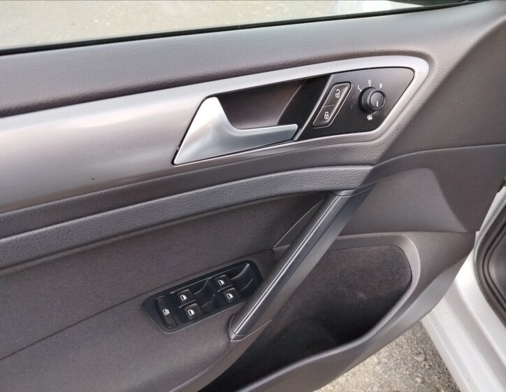 Volkswagen Golf Hatchback 1,4 l 90 kw