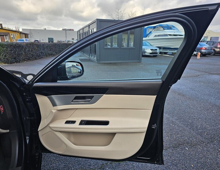 Jaguar XF Sedan 2,0 l 177 kw