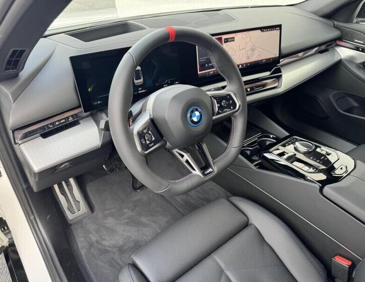 BMW i5 Sedan / Limuzína 1,0 442 kw