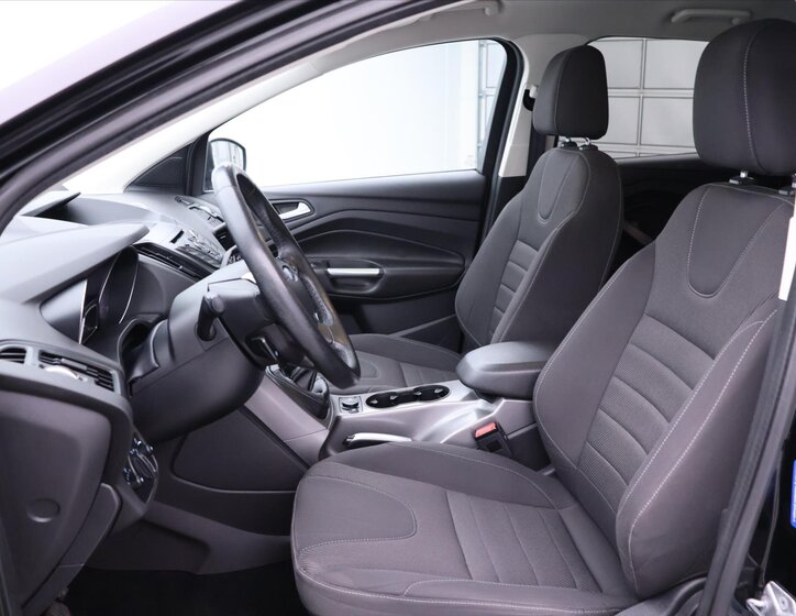 Ford Kuga SUV / Terénní 1,5 l 110 kw