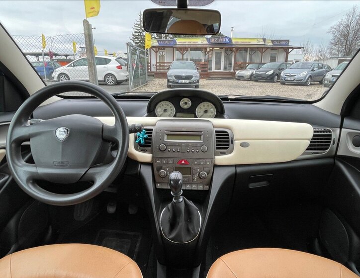 Lancia Y Hatchback 1,2 l 59 kw