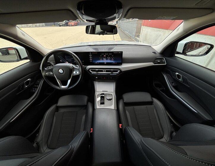 BMW Řada 3 Sedan / Limuzína 2,0 l 115 kw