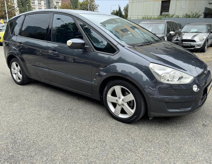 Ford S-MAX 14
