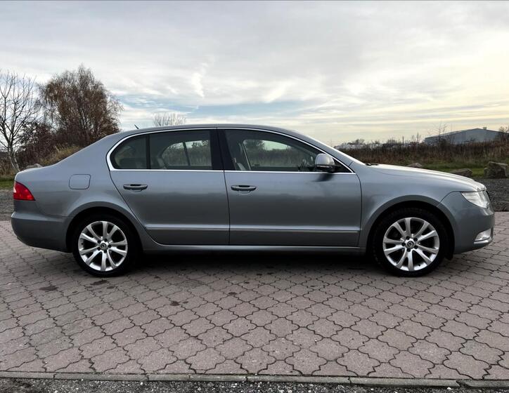 Škoda Superb 8
