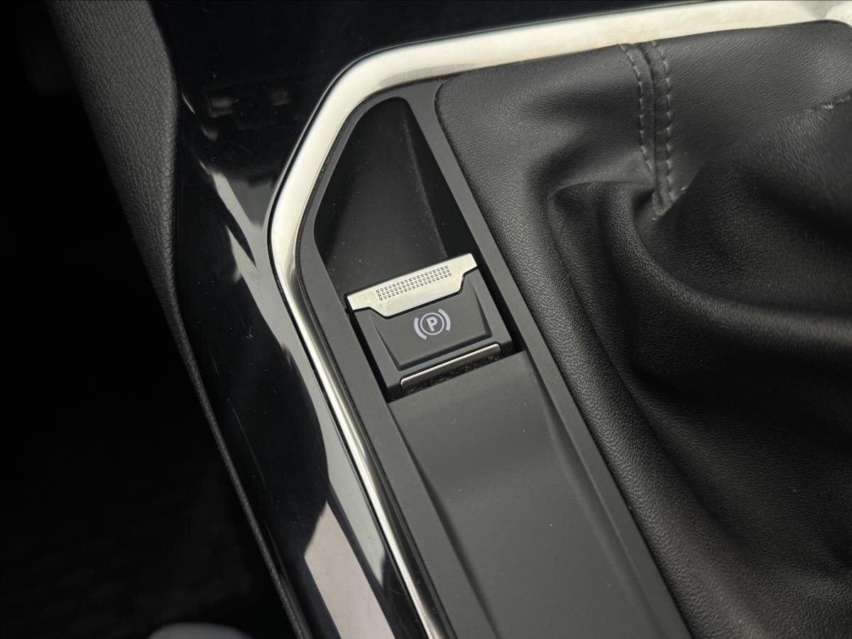 Peugeot 3008 SUV / Terénní 1,2 l 96 kw