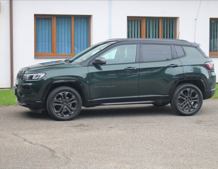 Jeep Compass SUV 1,3 l 110 kw