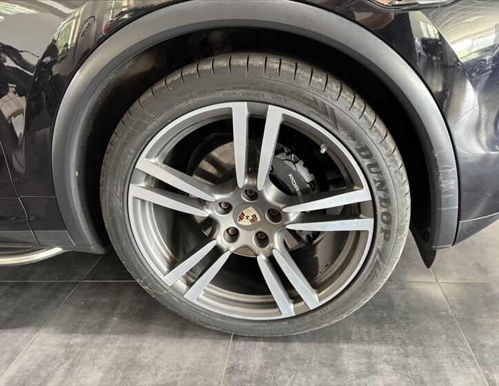 Porsche Cayenne 31