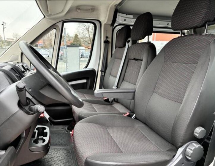 Opel Movano Skříň 2,2 l 103 kw