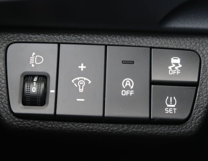 KIA Stonic Kombi 1,2 l 61 kw