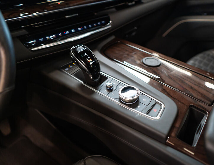 Cadillac Escalade SUV / Terénní 6,2 l 313 kw