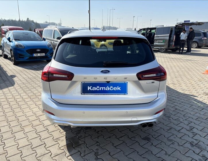 Ford Focus Kombi 999,0 92 kw
