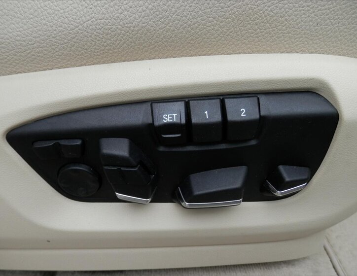 BMW X5 Kombi 3,0 l 190 kw