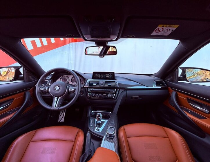 BMW M4 Kupé 3,0 l 317 kw