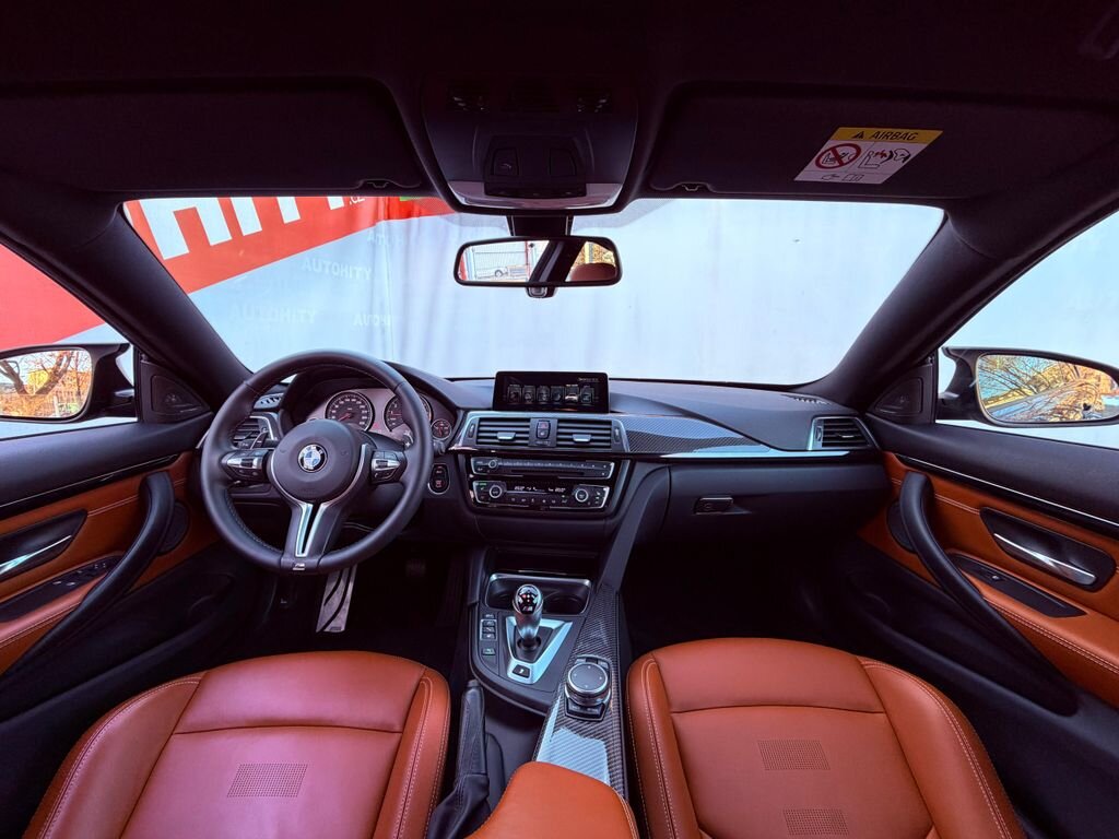 BMW M4 Kupé 3,0 l 317 kw