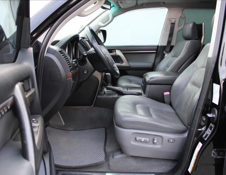 Toyota Land Cruiser 14