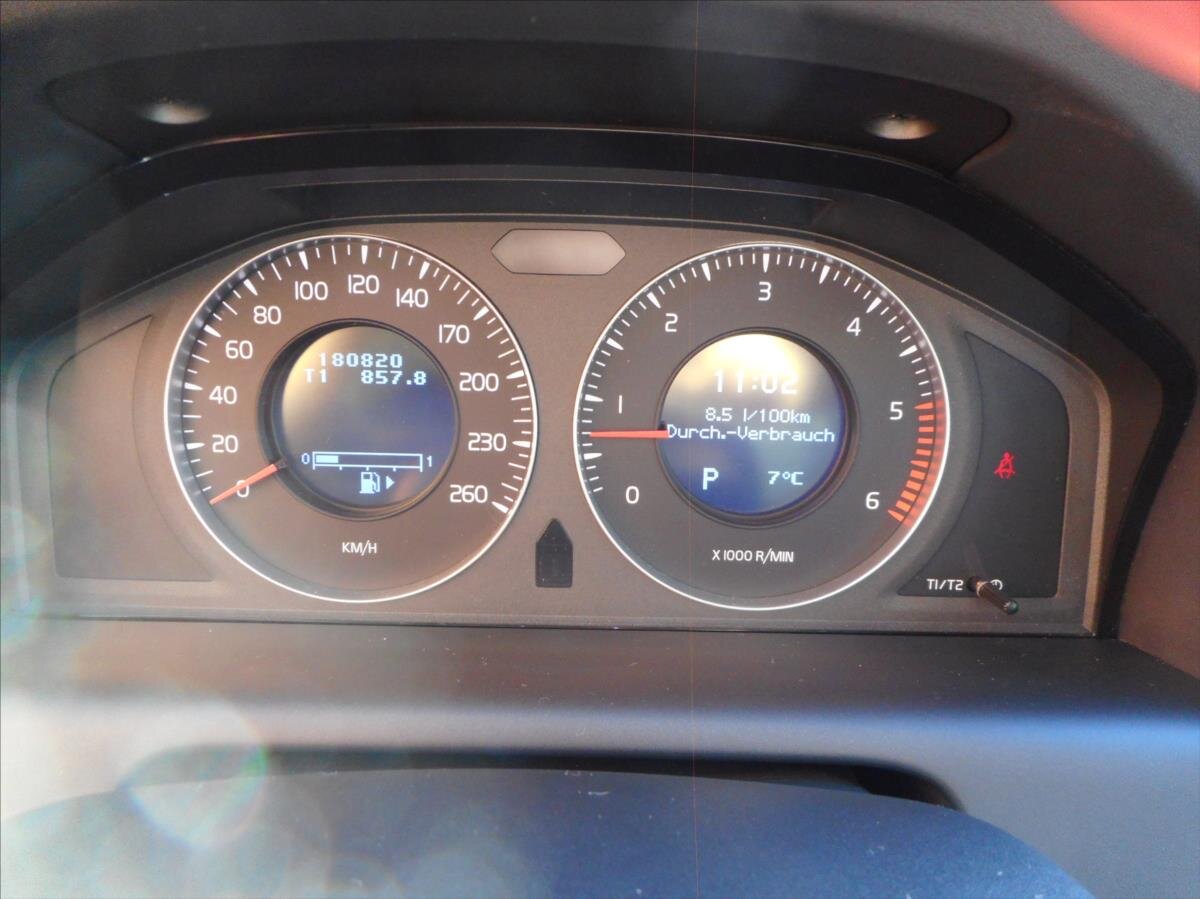 Volvo XC60 SUV 2,4 l 120 kw