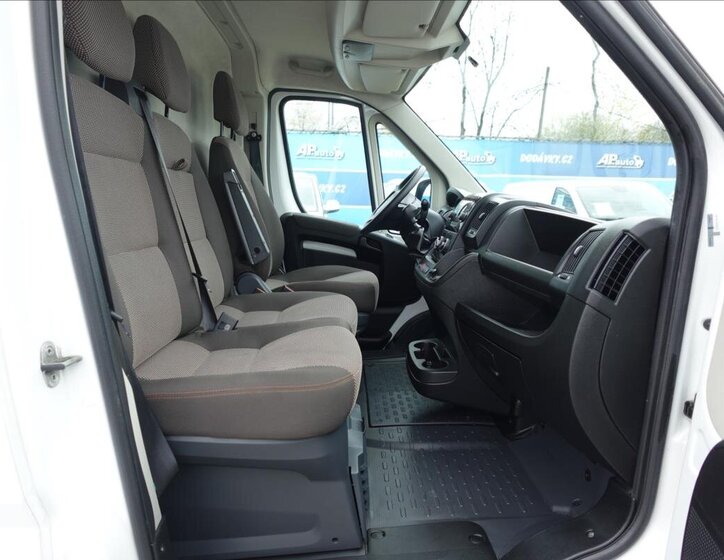 Peugeot Boxer Ostatní 2,2 l 121 kw