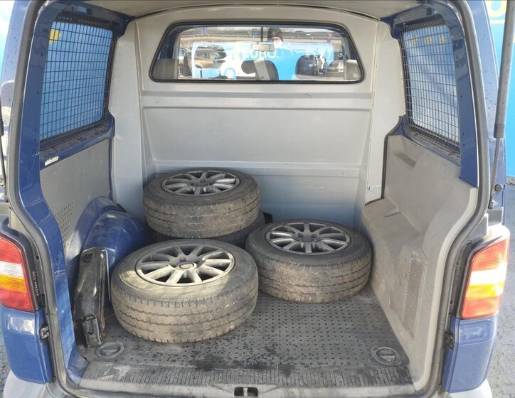 Volkswagen Transporter Kombi 1,9 l 63 kw