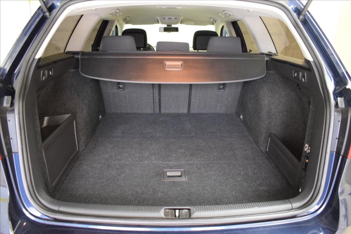 Volkswagen Passat Kombi 2,0 l 103 kw