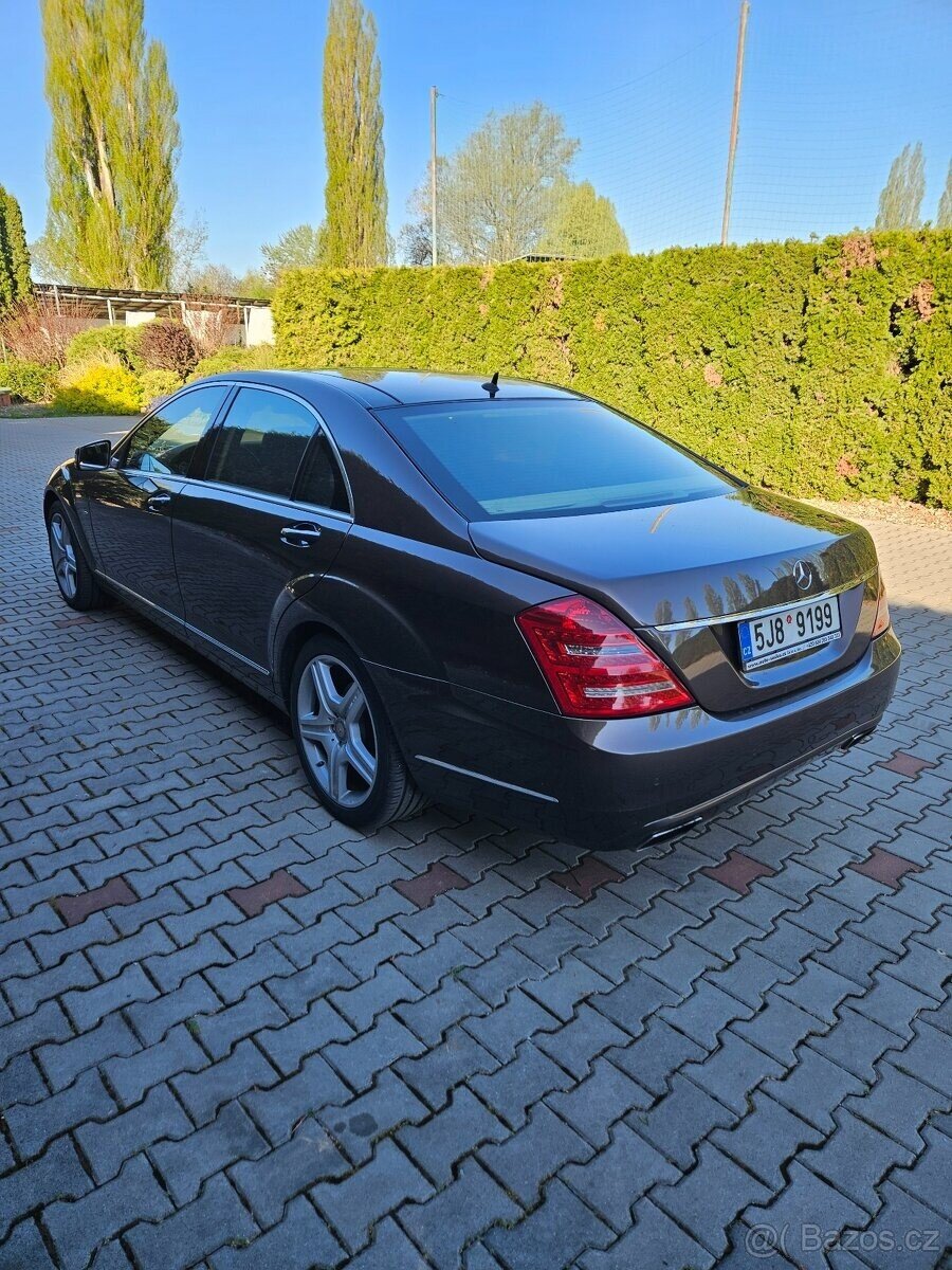 Mercedes-Benz Ostatní Sedan / Limuzína 0,0 0