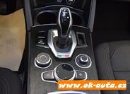 Alfa Romeo Stelvio 36