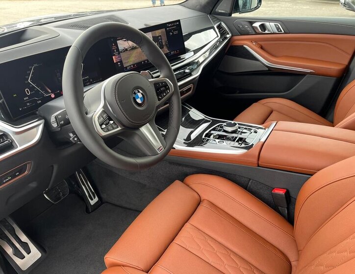 BMW X7 SUV / Terénní 3,0 l 250 kw