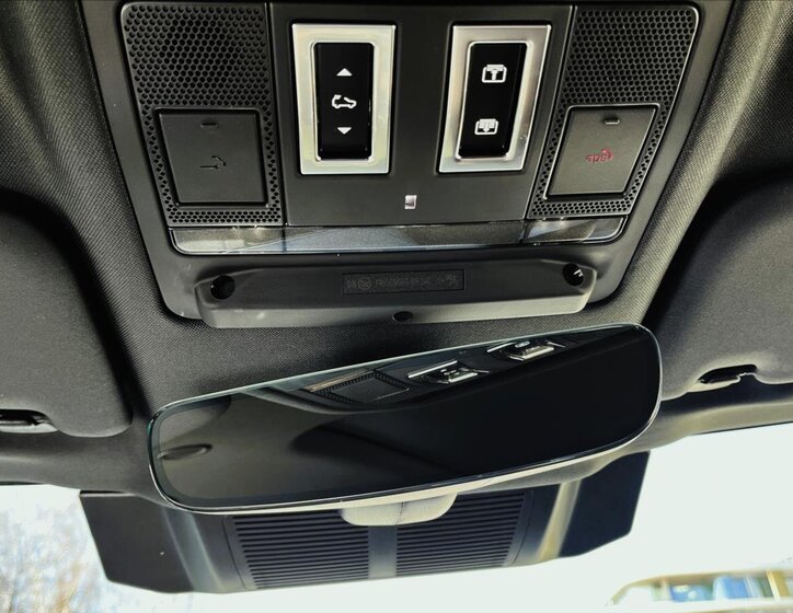 Land Rover Defender SUV / Terénní 5,0 l 313 kw