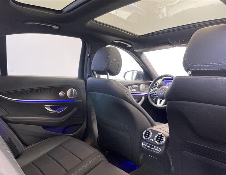 Mercedes-Benz Třídy E Sedan 3,0 l 270 kw