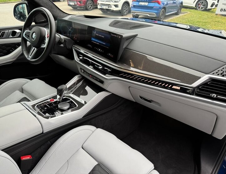 BMW X5 SUV / Terénní 4,4 l 460 kw