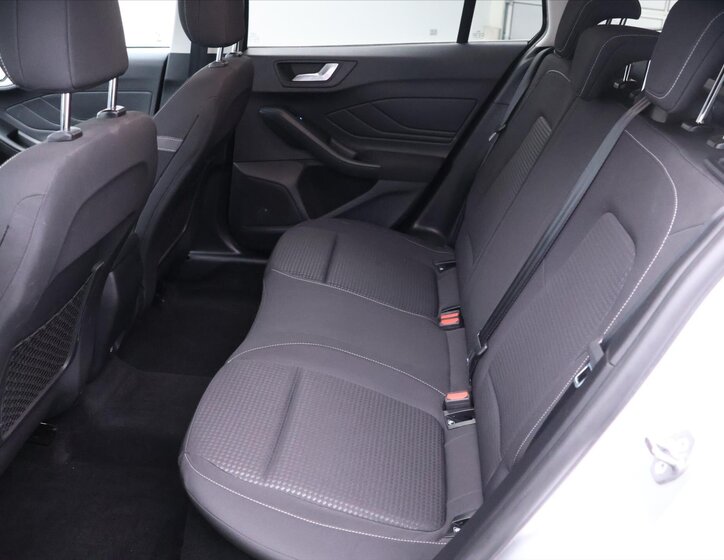 Ford Focus Kombi 999,0 92 kw