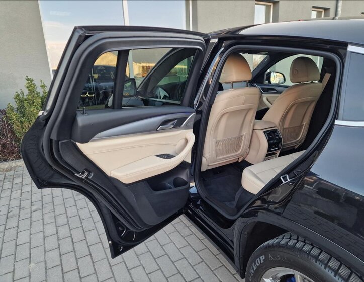 BMW X4 SUV / Terénní 3,0 l 210 kw