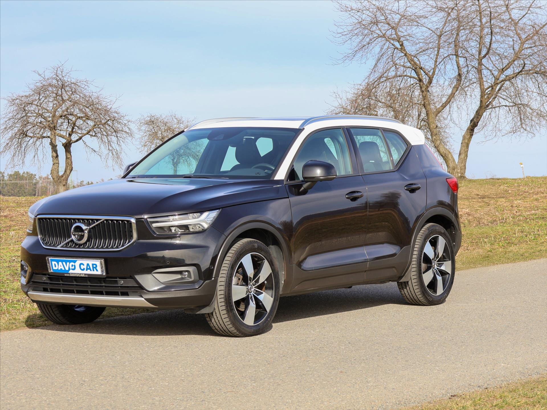 Volvo XC40 SUV / Terénní 2,0 l 140 kw