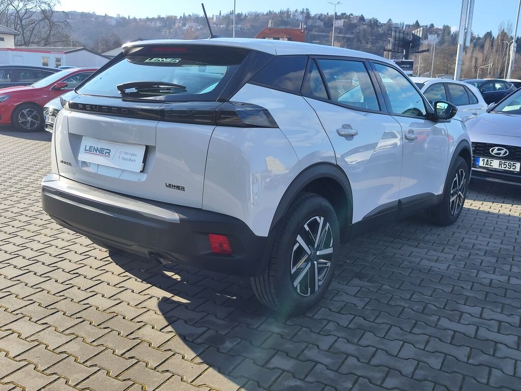 Peugeot 2008 Hatchback 1,2 l 74 kw