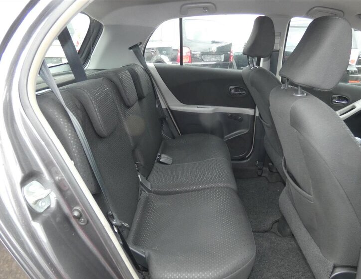 Toyota Yaris Hatchback 998,0 51 kw