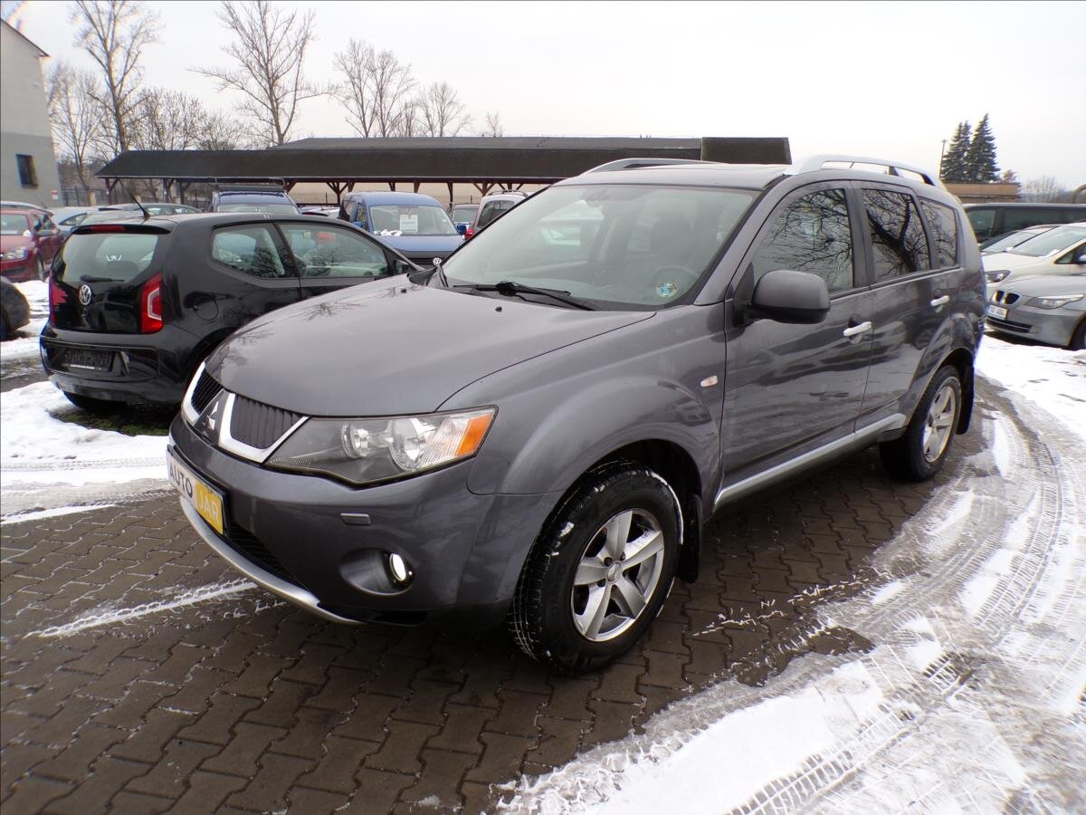 Mitsubishi Outlander Kombi 2,4 l 125 kw