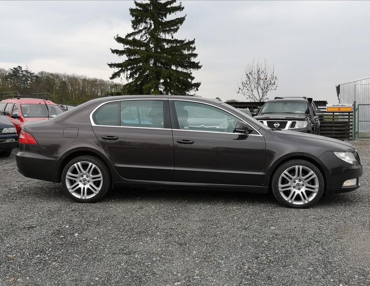 Škoda Superb Sedan / Limuzína 2,0 l 147 kw