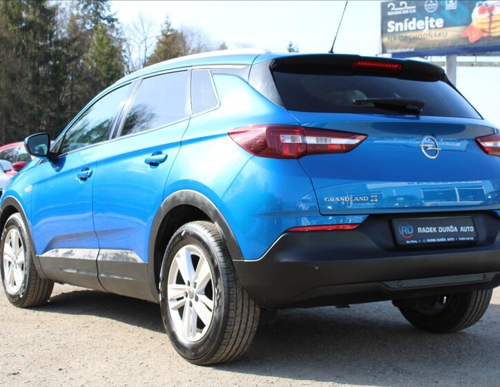 Opel Grandland X SUV / Terénní 1,2 l 96 kw