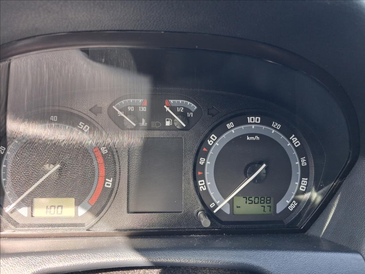 Škoda Fabia Sedan / Limuzína 1,2 l 47 kw
