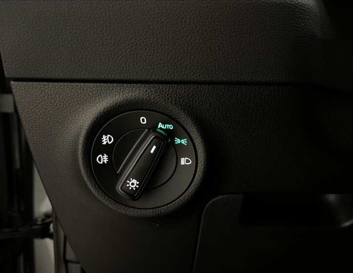 Škoda Karoq SUV 1,5 l 110 kw