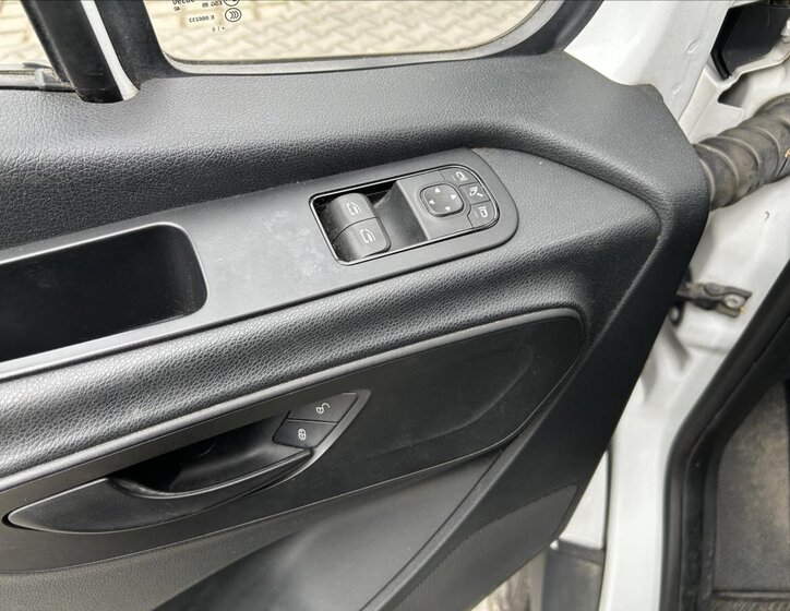Mercedes-Benz Sprinter 9