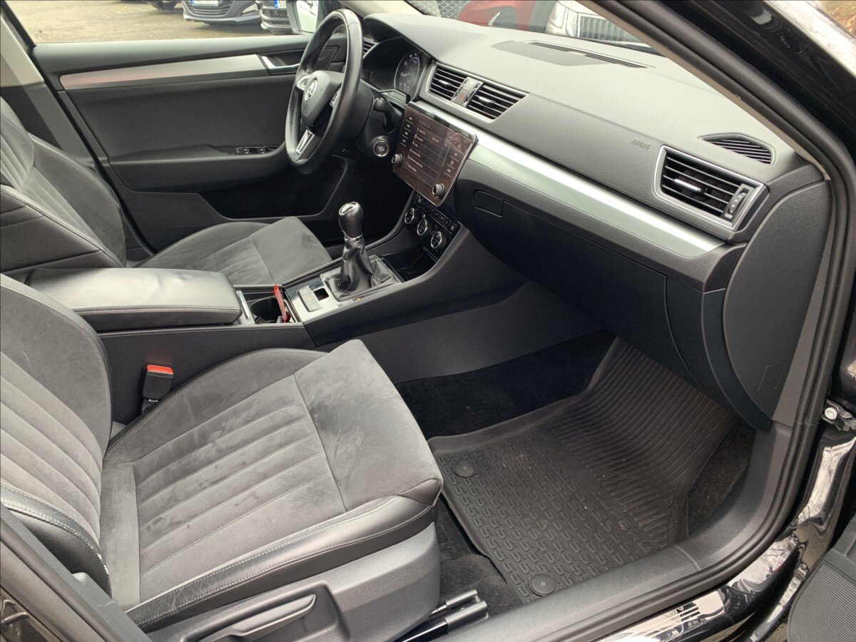 Škoda Superb Sedan / Limuzína 1,5 l 110 kw