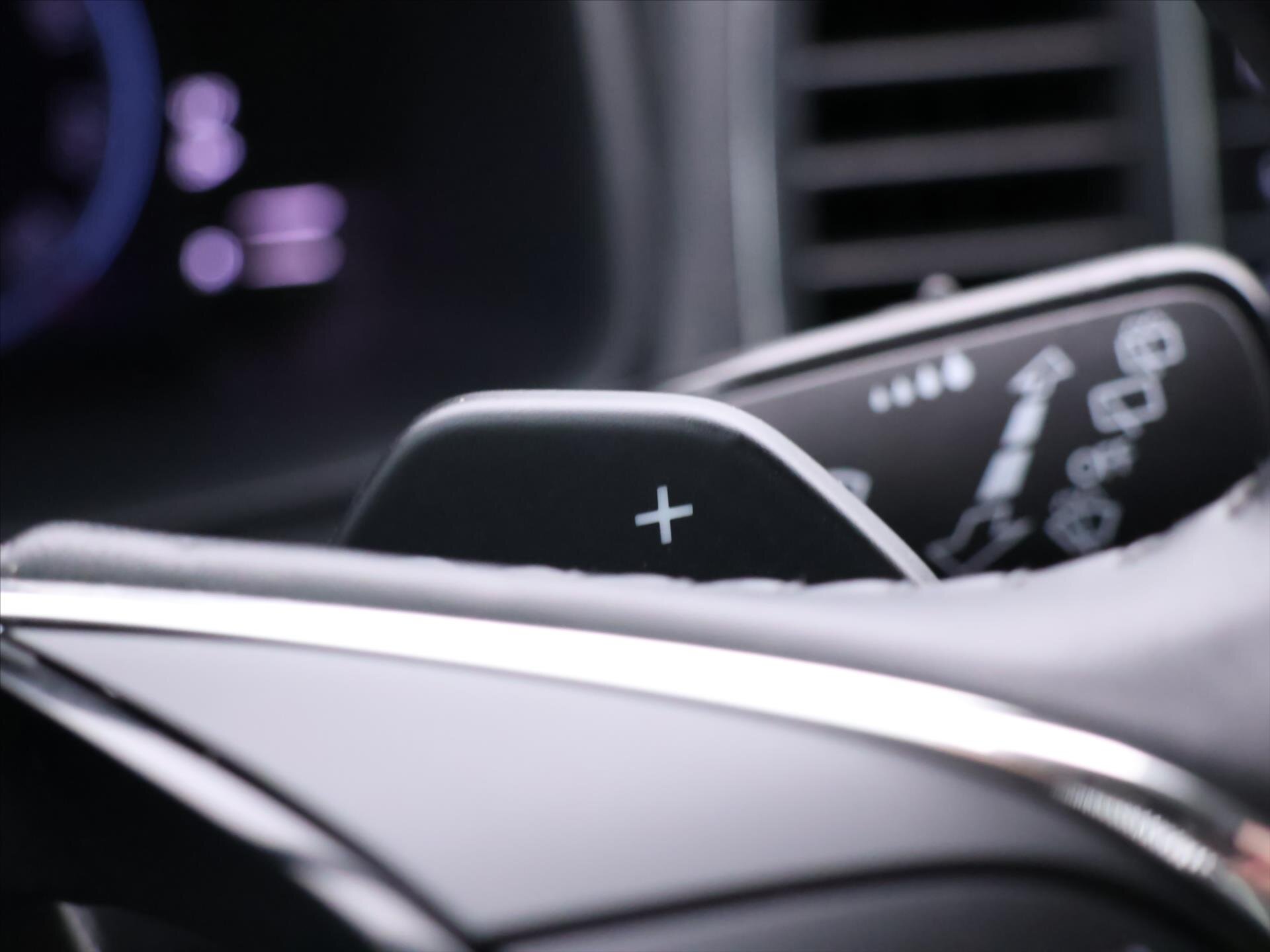 Škoda Karoq SUV / Terénní 2,0 l 110 kw