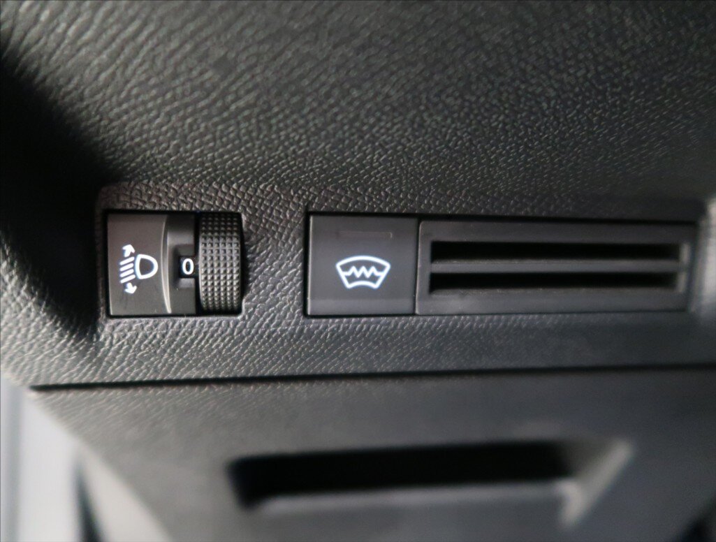 Peugeot 3008 SUV 1,2 l 100 kw