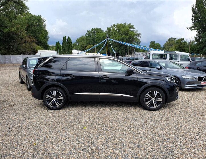 Peugeot 5008 SUV / Terénní 1,5 l 96 kw