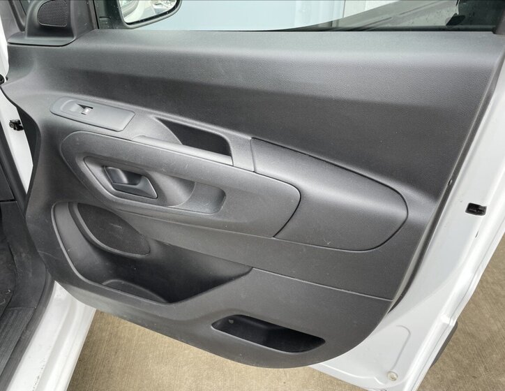 Opel Combo Skříň 1,5 l 96 kw