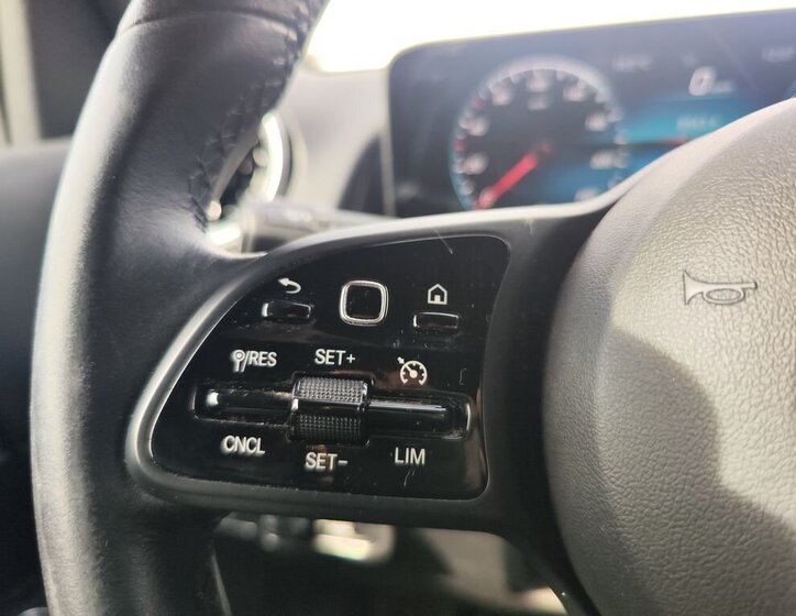 Mercedes-Benz GLB SUV / Terénní 2,0 l 110 kw