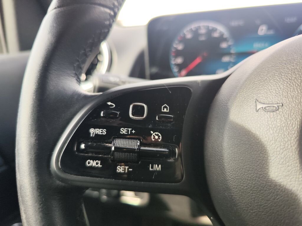 Mercedes-Benz GLB SUV / Terénní 2,0 l 110 kw